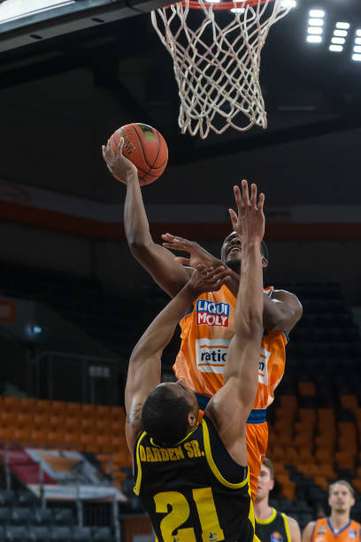 三个赛季战 三个赛季战