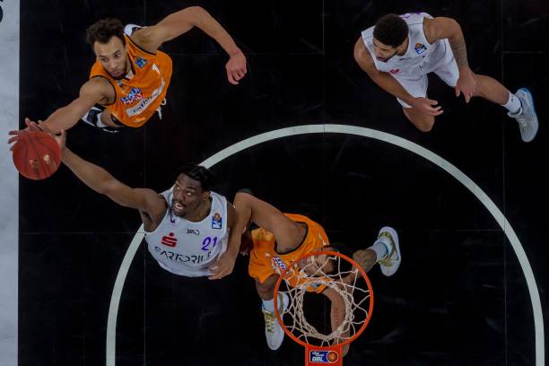 推动联赛的 推动联赛的